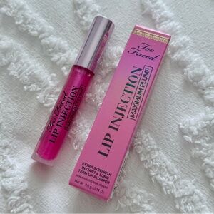 NEW Too Faced Lip Injection Maximum Plump - Vibrant Pink “Wink Wink”